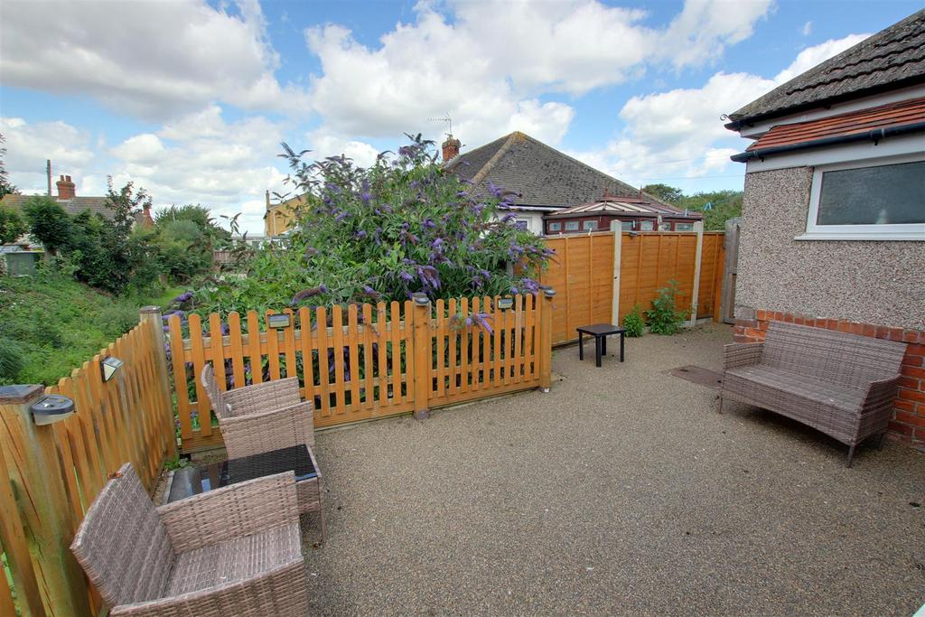Quebec Road, Mablethorpe LN12 2 bed semidetached bungalow for sale £