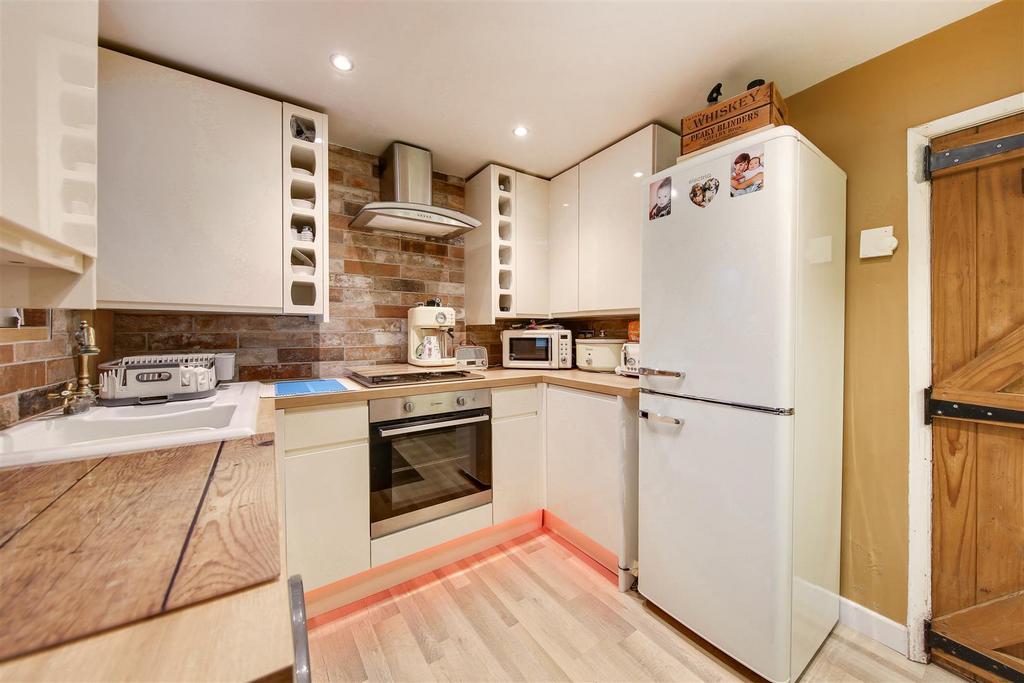 Littlemoor, Chesterfield 2 bed end of terrace house for sale £160,000