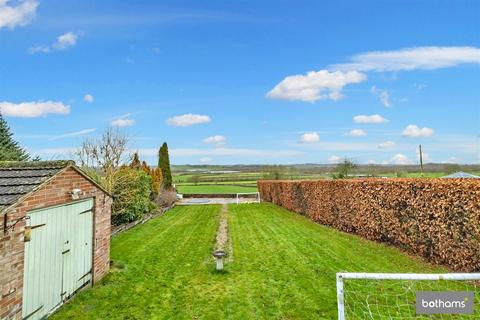 5 bedroom detached house for sale, Main Road, Stretton, Alfreton