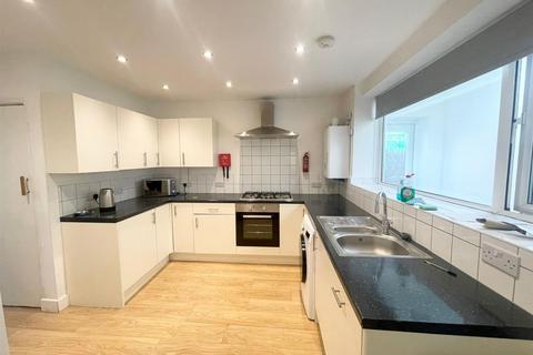 6 bedroom detached house to rent - *£125pppw Excluding Bills* Queens Road East, Beeston, NG9 2GS