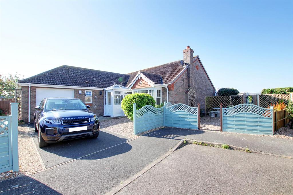 Aqua Drive, Mablethorpe LN12 3 bed detached bungalow for sale £375,000