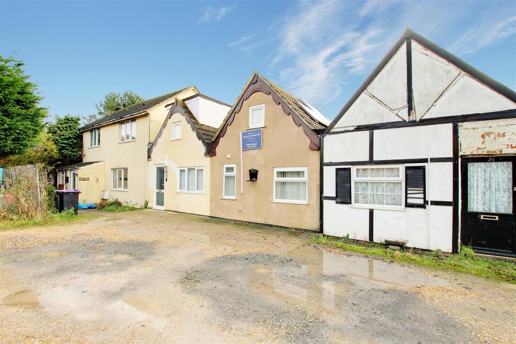 Golf Road, Mablethorpe LN12 3 bed terraced house for sale £149,950