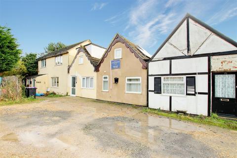 3 bedroom terraced house for sale, Golf Road, Mablethorpe LN12