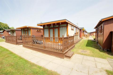 2 bedroom chalet for sale, Links Avenue, Mablethorpe LN12