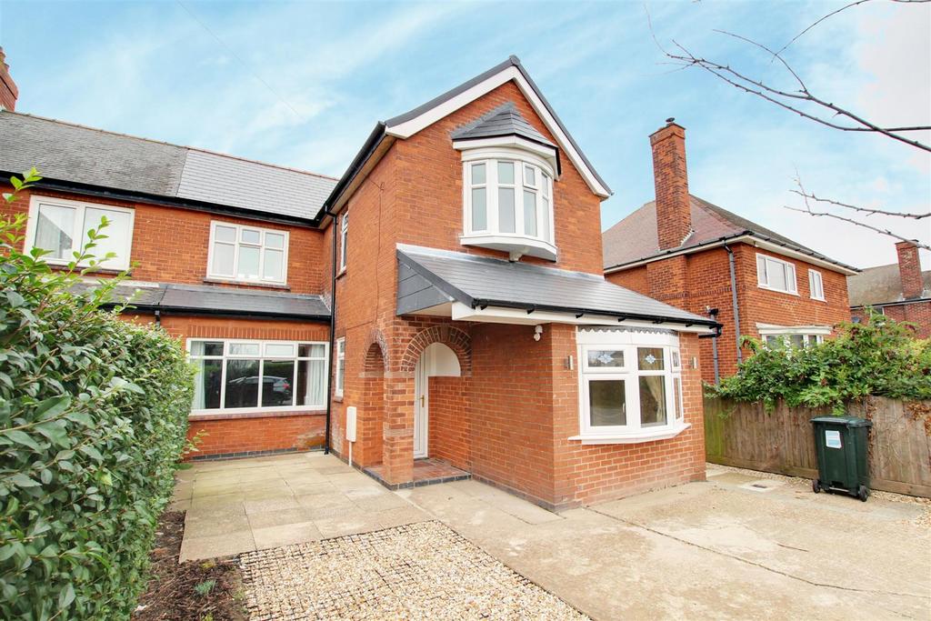 Admiralty Road, Mablethorpe LN12 3 bed semidetached house for sale £