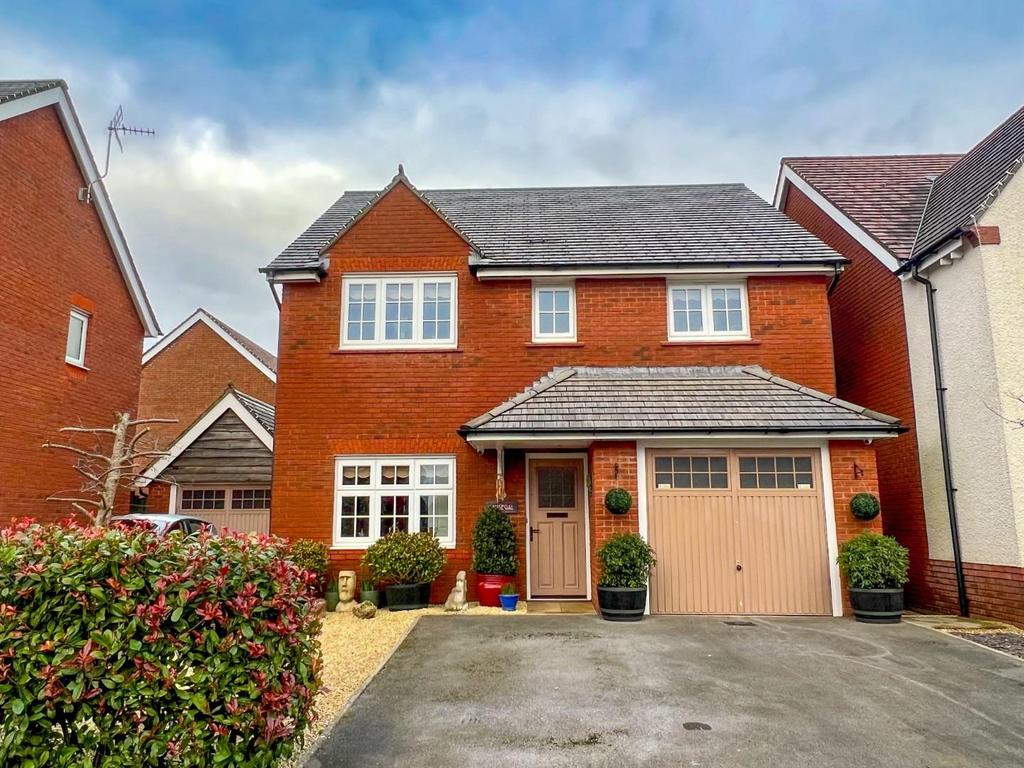 Gerddi'r Afon, Brynmenyn, Bridgend... 4 bed detached house for sale £