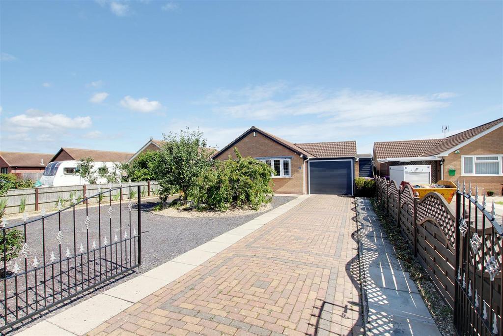 Brooke Drive, Mablethorpe LN12 3 bed detached bungalow for sale £265,000