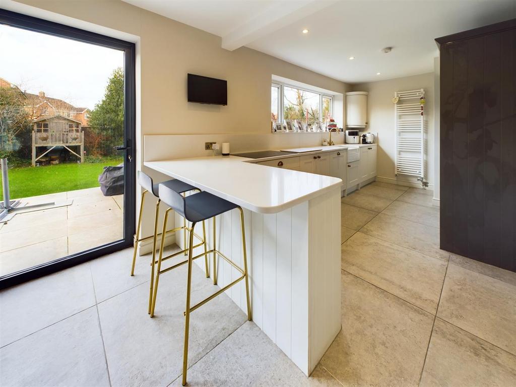 Lilliesfield Avenue, Barnwood, Gloucester 4 bed detached house for sale