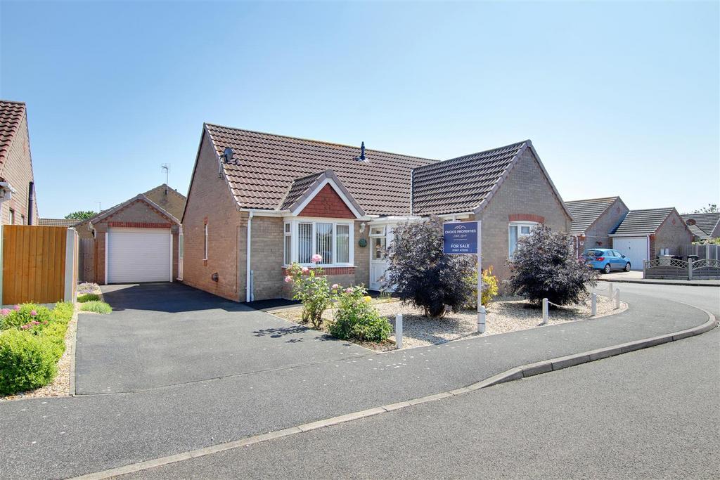 Aqua Drive, Mablethorpe LN12 2 bed detached bungalow for sale £285,000