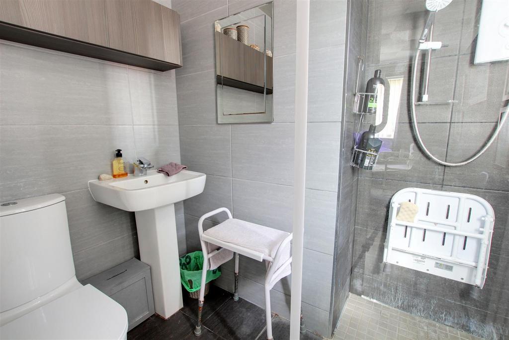 En suite Shower Room