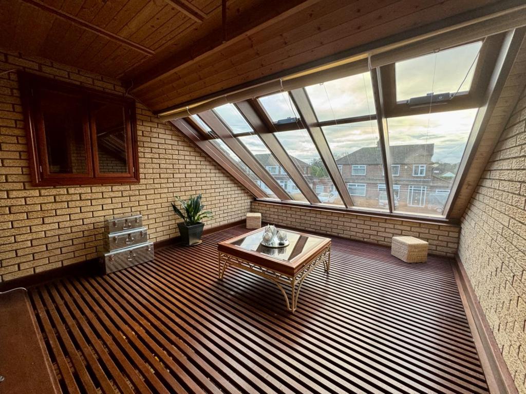 Sun Lounge ( First Floor)