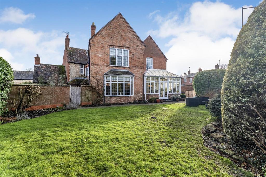 Broad Close House, Ettington, StratfordUponAvon 3 bed character