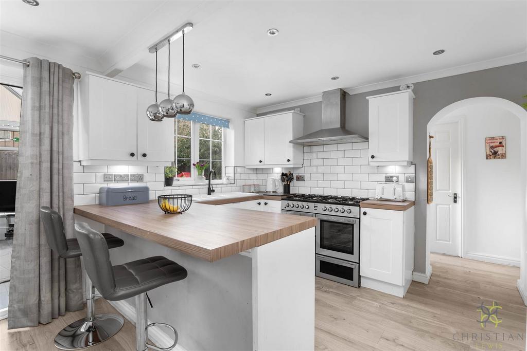 Falkland Road, Evesham WR11 4 bed detached house for sale £375,000