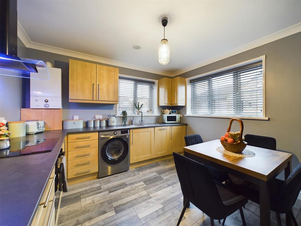 Kitchen: