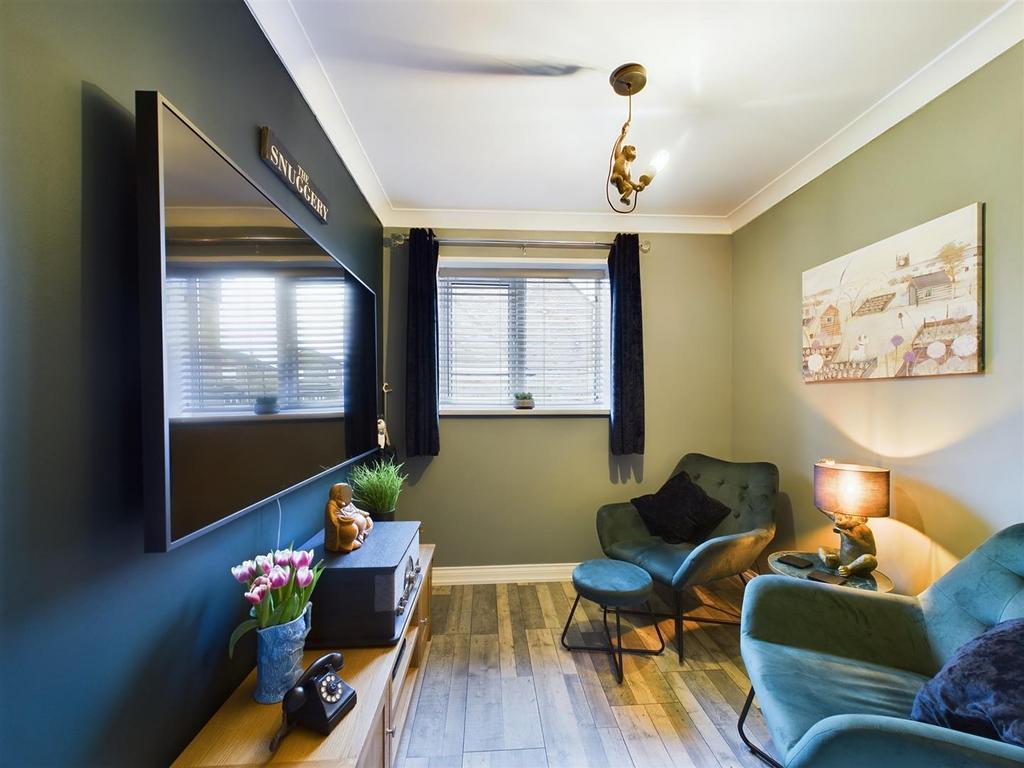 Bedroom/snug: