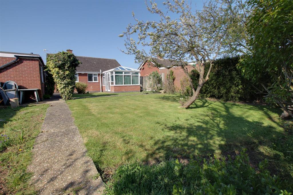 Marine Avenue, SuttonOnSea LN12 2 bed detached bungalow for sale £
