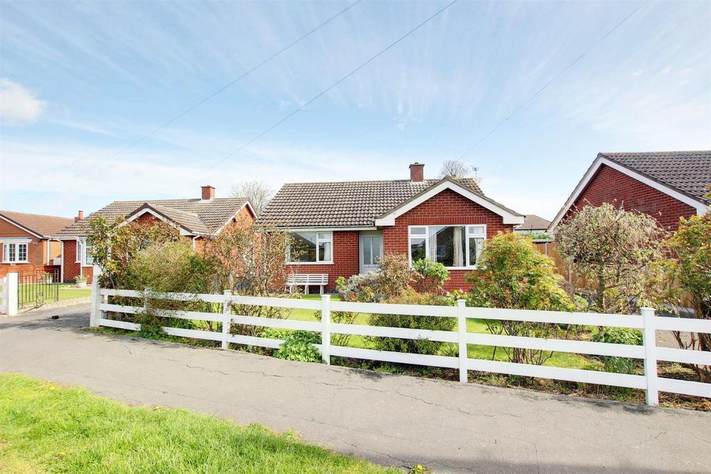 Marine Avenue, SuttonOnSea LN12 2 bed detached bungalow for sale £