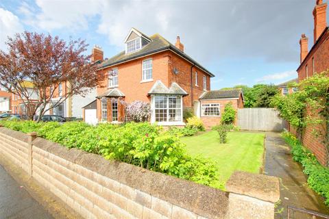 6 bedroom detached house for sale, Trusthorpe Road, Sutton-On-Sea LN12