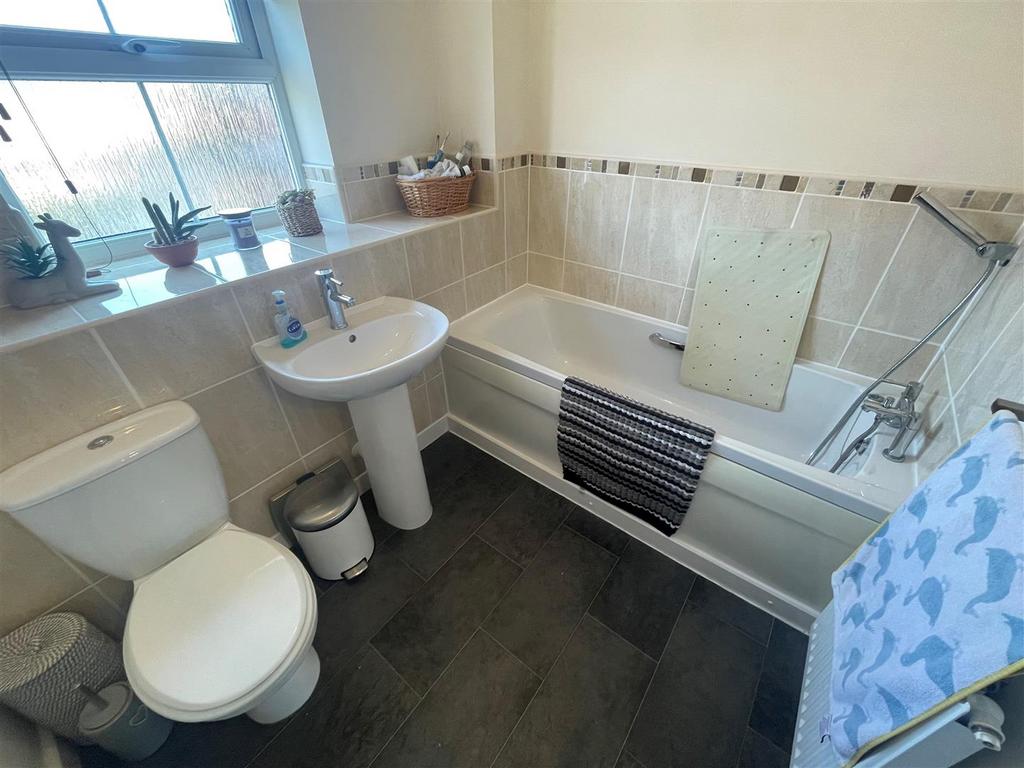 Family Bathroom.jpg