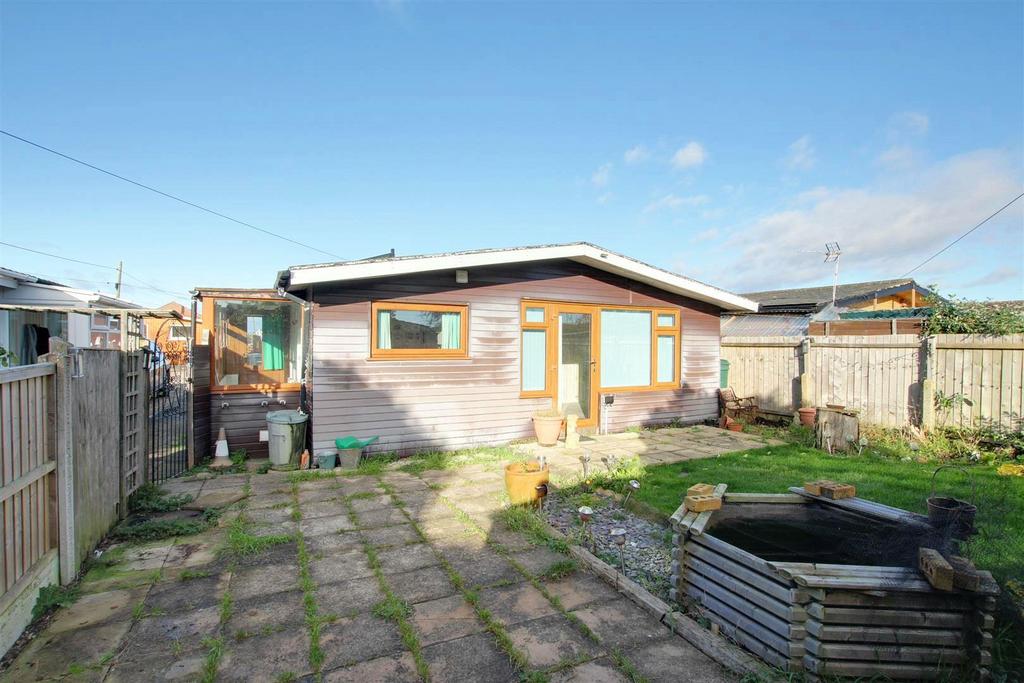 Grace Crescent, Anderby Creek PE24 2 bed detached bungalow for sale £