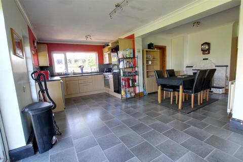 4 bedroom detached bungalow for sale, St. Peters Lane, Trusthorpe LN12