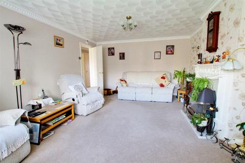 3 bedroom detached bungalow for sale, Walkington Way, Sandilands LN12