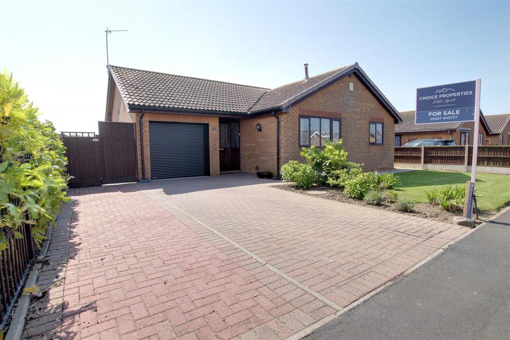 Walkington Way, Sandilands LN12 3 bed detached bungalow for sale £305,000