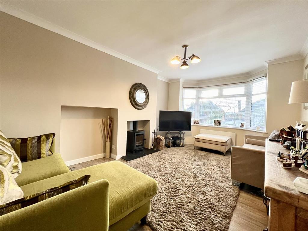 Manor Abbey Road, Halesowen 3 bed semidetached house for sale £399,750