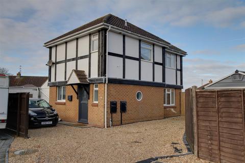 3 bedroom detached house for sale, Cawkwell Close, Sutton-On-Sea LN12