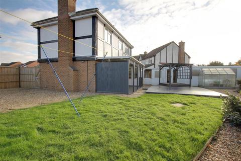 3 bedroom detached house for sale, Cawkwell Close, Sutton-On-Sea LN12