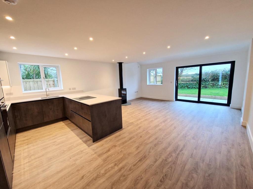 Crown Close, Crowntown TR13 4 bed detached house for sale £475,000