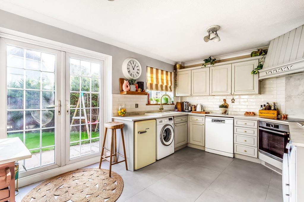 Dukes Meadow, Chiddingstone Causeway, Tonbridge, TN11 4 bed link