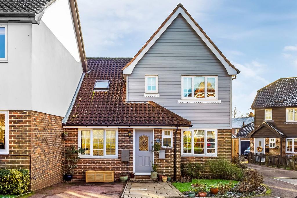 Dukes Meadow, Chiddingstone Causeway... 4 bed link detached house for
