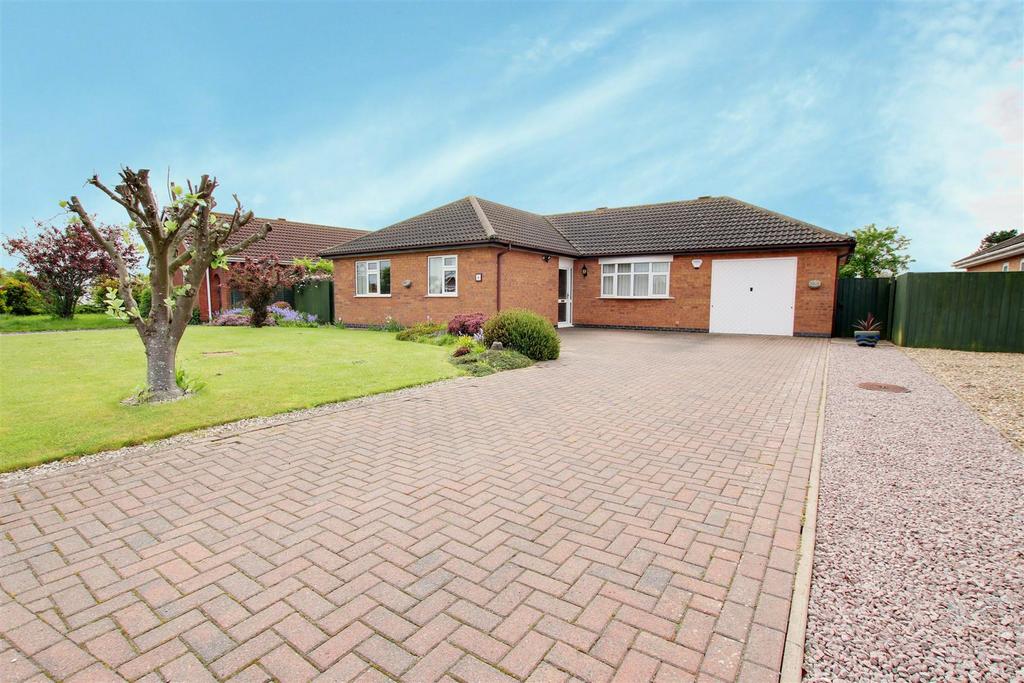 Masefield Drive, Sandilands LN12 3 bed detached bungalow for sale £