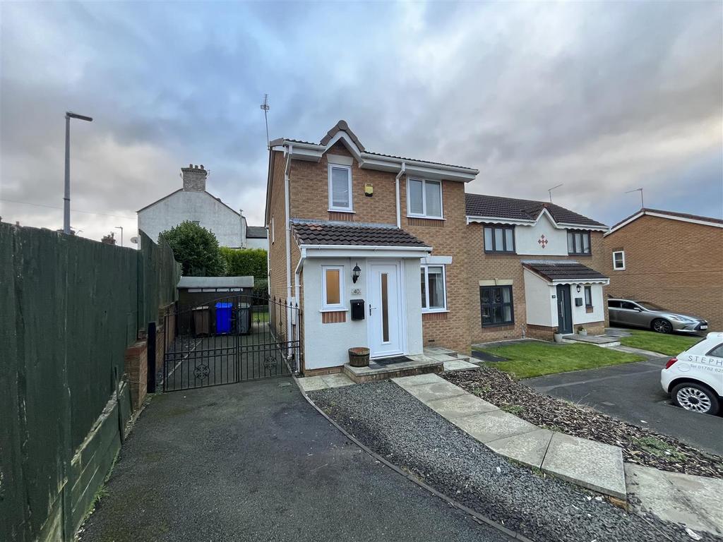 Hurricane Grove, Sandyford, StokeOnTrent 3 bed detached house for