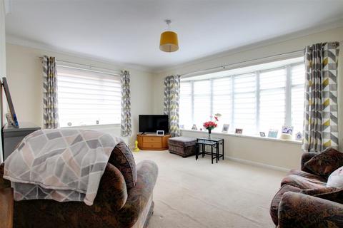 3 bedroom detached house for sale, Trusthorpe Road, Sutton-On-Sea LN12