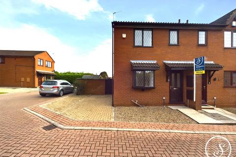 2 bedroom end of terrace house for sale, Leventhorpe Court, Oulton, Leeds