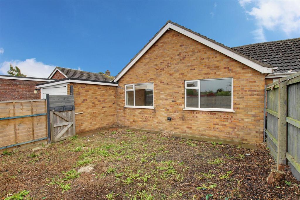 Station Road, SuttonOnSea LN12 2 bed semidetached bungalow for sale £175,000