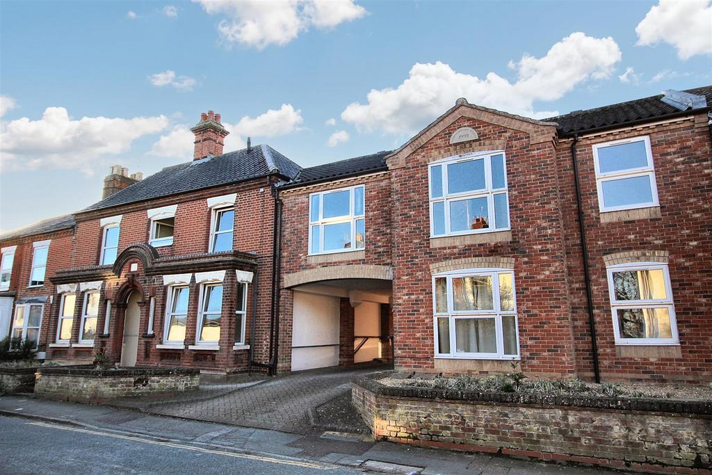 Nelson Street, Norwich NR2 1 bed apartment £850 pcm (£196 pw)