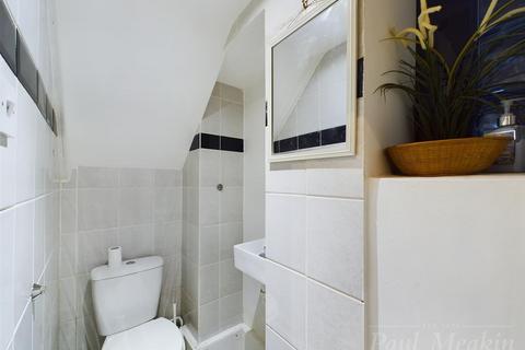 32 Crest Road, South Croydon, CR2 7JQ