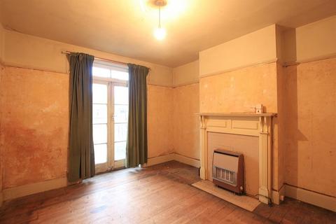 11 Hogarth Gardens, Hounslow, TW5 0QS