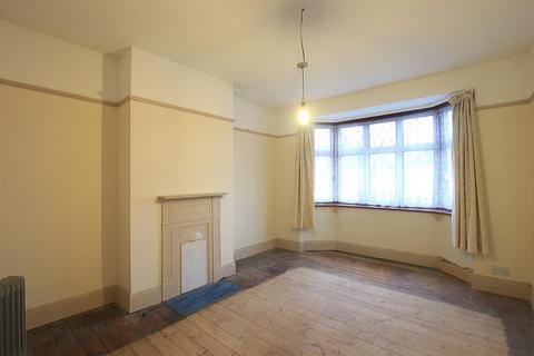 11 Hogarth Gardens, Hounslow, TW5 0QS