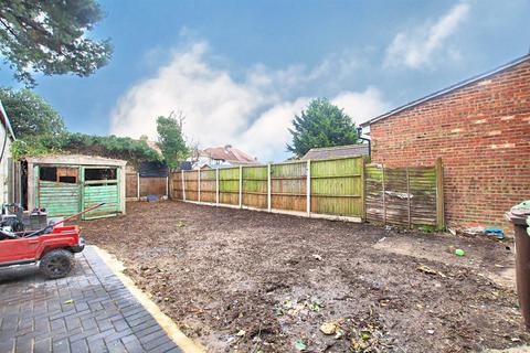 11 Hogarth Gardens, Hounslow, TW5 0QS