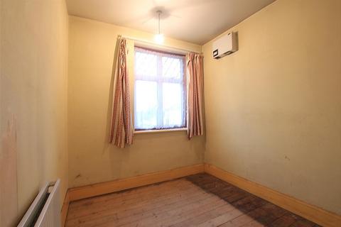 11 Hogarth Gardens, Hounslow, TW5 0QS