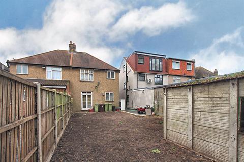 11 Hogarth Gardens, Hounslow, TW5 0QS