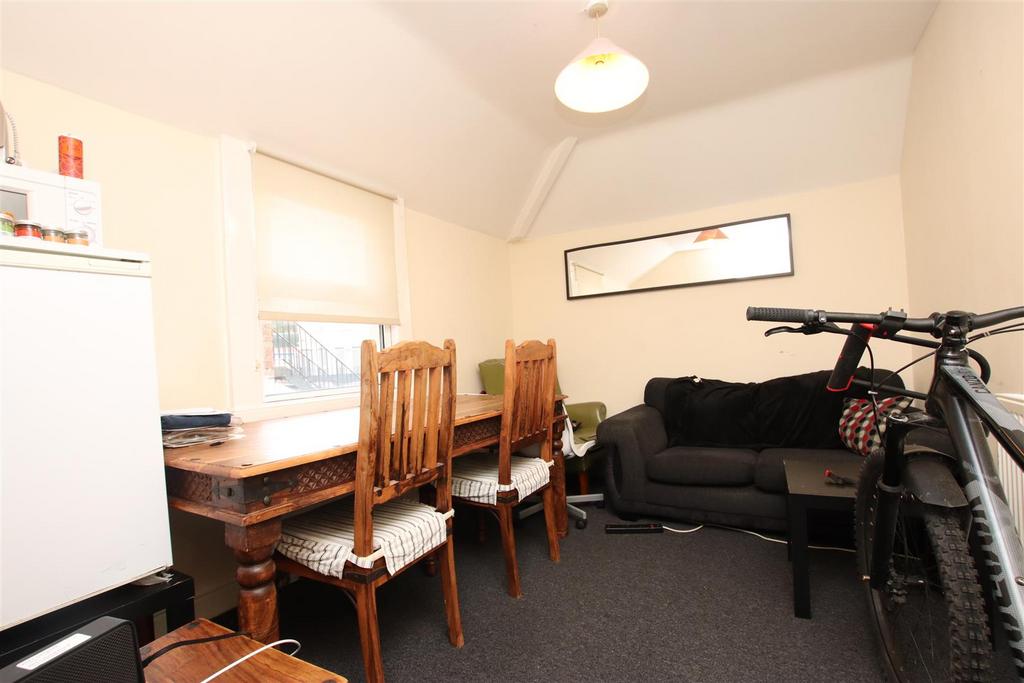 Living dining room.JPG