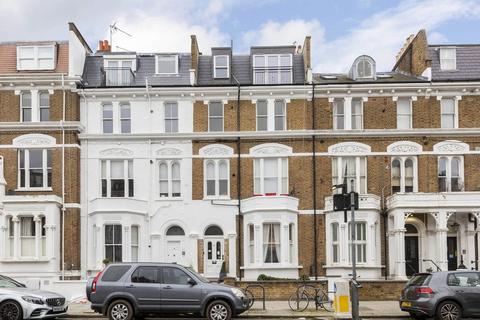 2 bedroom flat to rent, W14