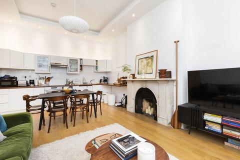 2 bedroom flat to rent, W14