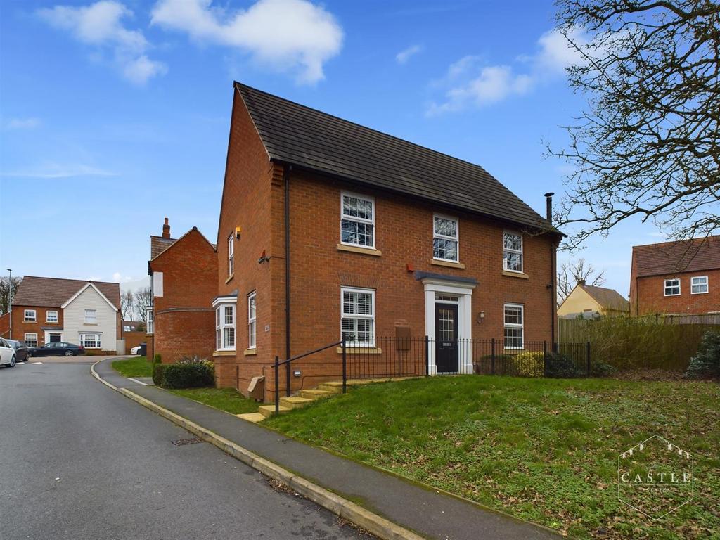 Tamarisk Close, Burbage 4 bed detached house for sale £400,000