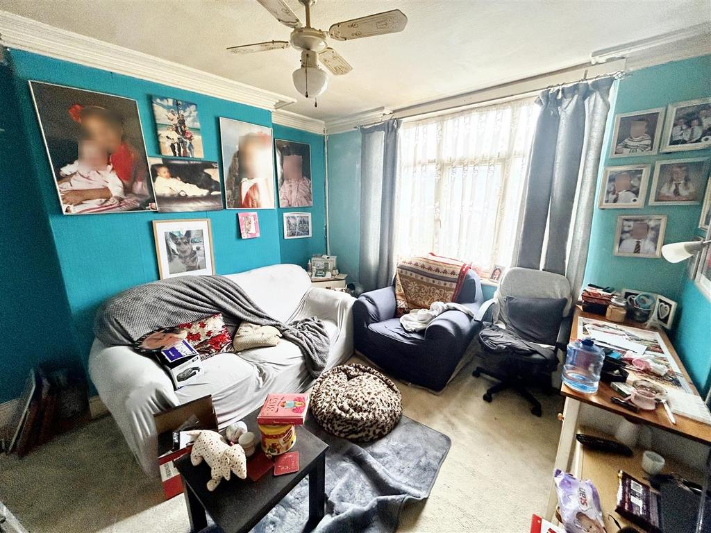Station Road, Ilkeston 3 bed terraced house for sale £75,000
